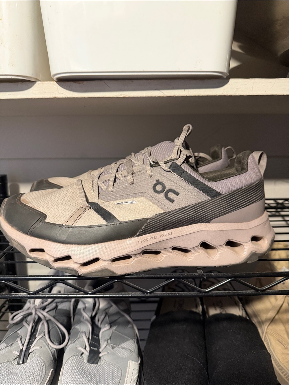 On Running Cloudstratus Lace-Up Sneakers in Light Grey